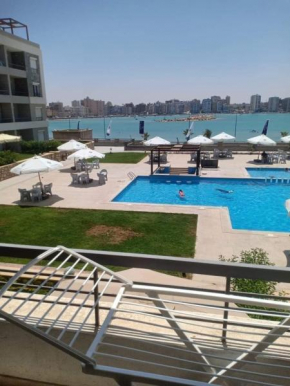 شاليهk22غرفتين مكيف 2حمام للايجار مصيف بمطروح قرية لونج ايلند جزيرة روميل